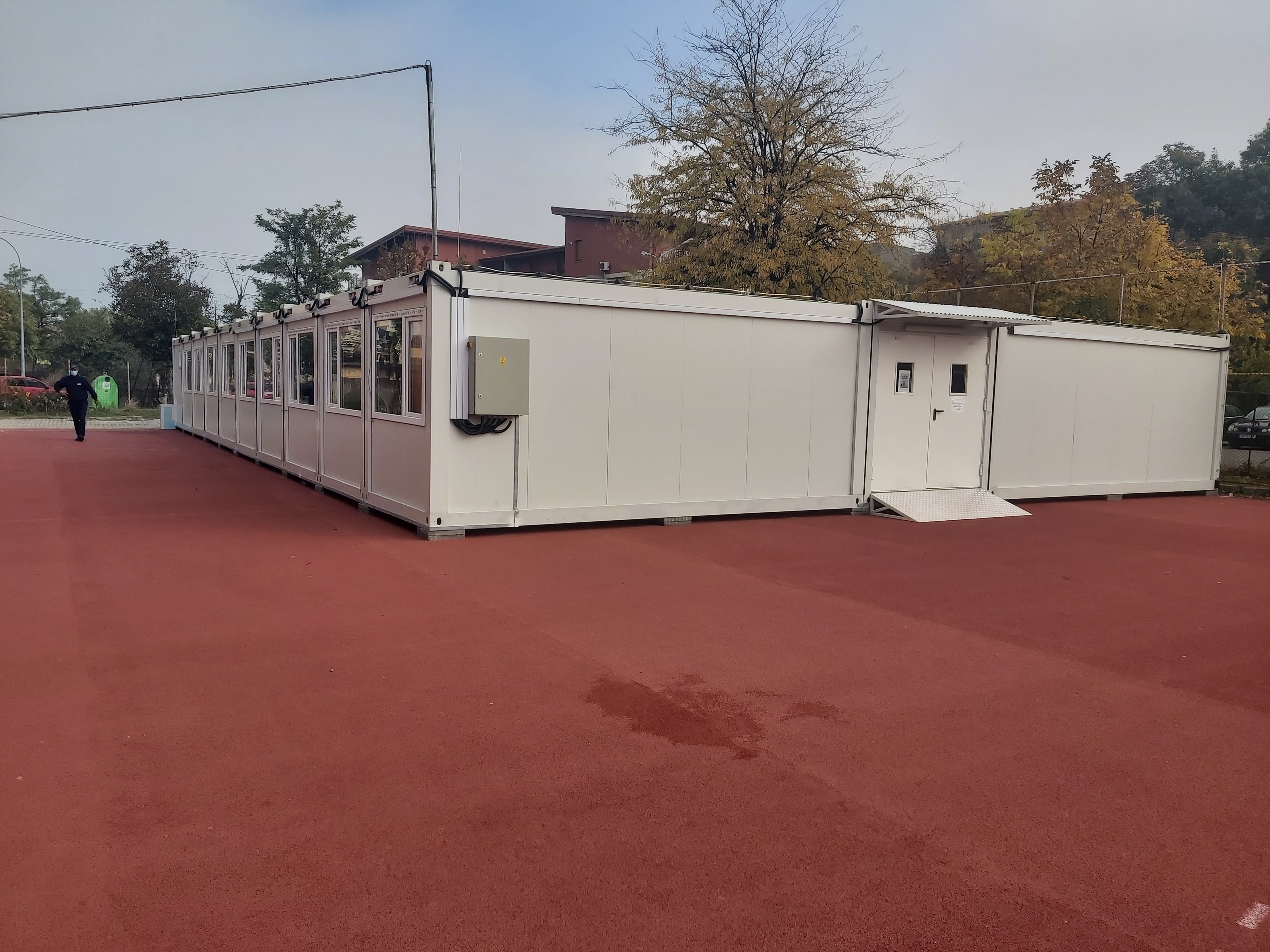 exterior scoala containere parter